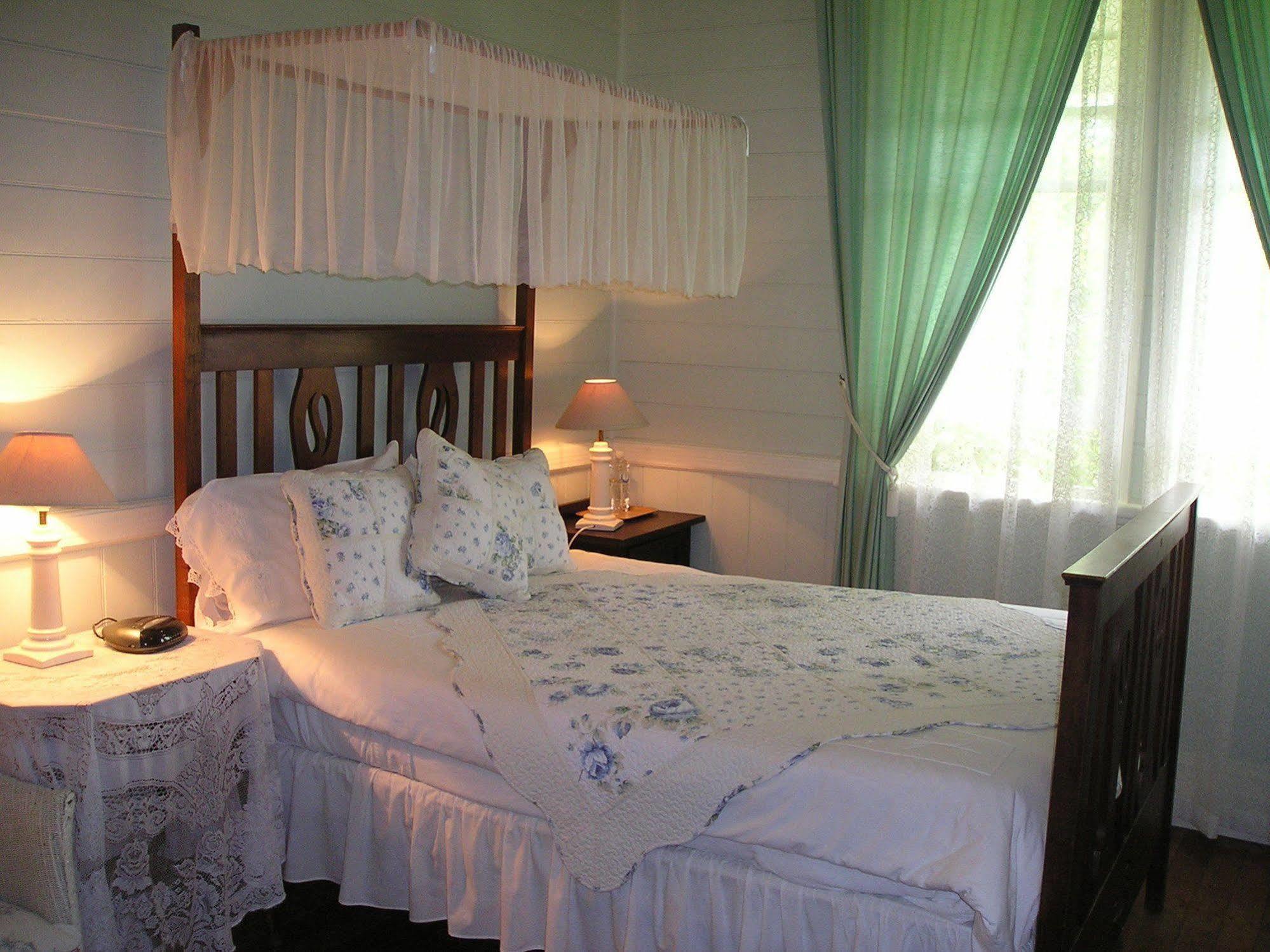 Maleny Lodge Экстерьер фото